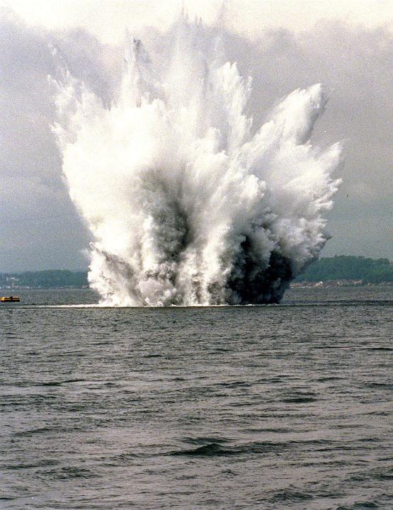 .Diving & Threat Exploitation Group are deploying the Video Ray Defender-Viper system to neutralise mines in the Strait of Hormuz. Loaded onto RFA LYME BAY, this system combines advanced sonar, remote operation and precision demolition to tackle threats beneath the waves.