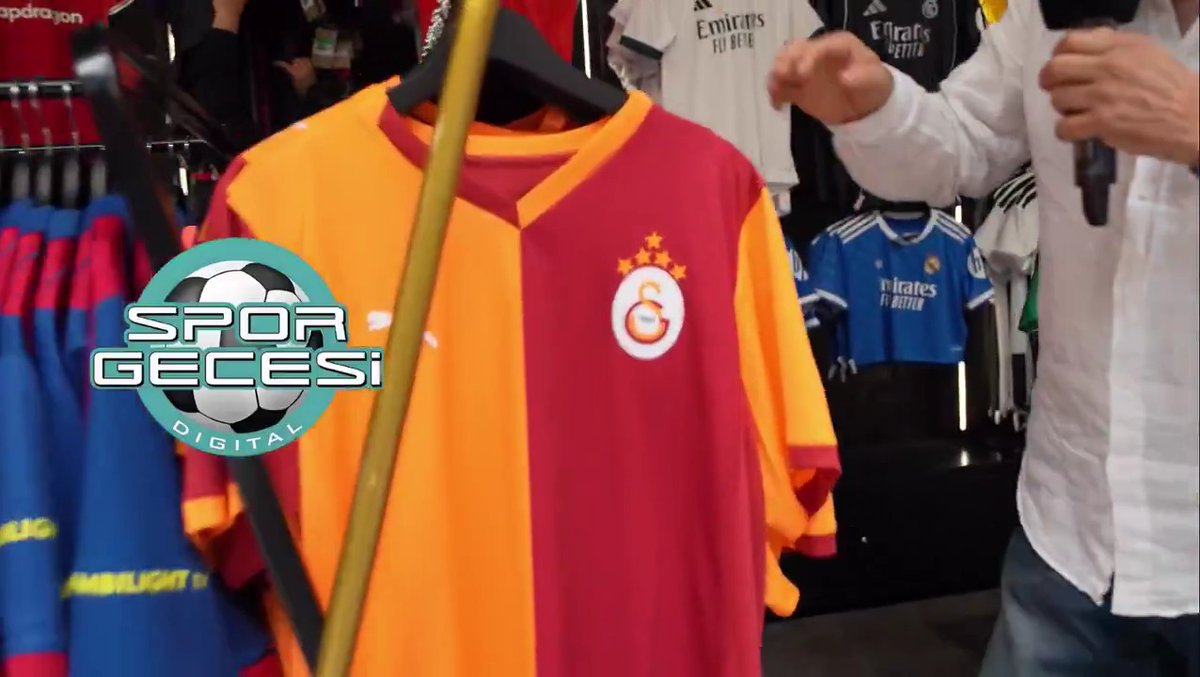 Miami'nin en büyük spor mağazasında Galatasaray forması yer aldı. (Spor Gecesi)
