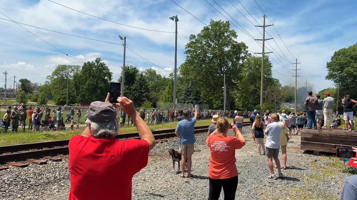 The world's largest operating steam locomotive, the Union Pacific's "Big Boy" cut through Northeast Ohio today en route to a celebration in Philadelphia for America's 250th birthday. 📹 Nick Castele