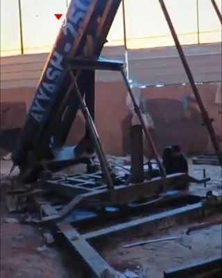 مشاهد تُعرض للمرة الأولى.. تجهيز وإطلاق أول صاروخ "عيّاش 250" والذي وصل إلى مطار "رامون" العسكري جنوب فلسطين المحتلة للمرة الأولى خلال معركة سيف القدس..