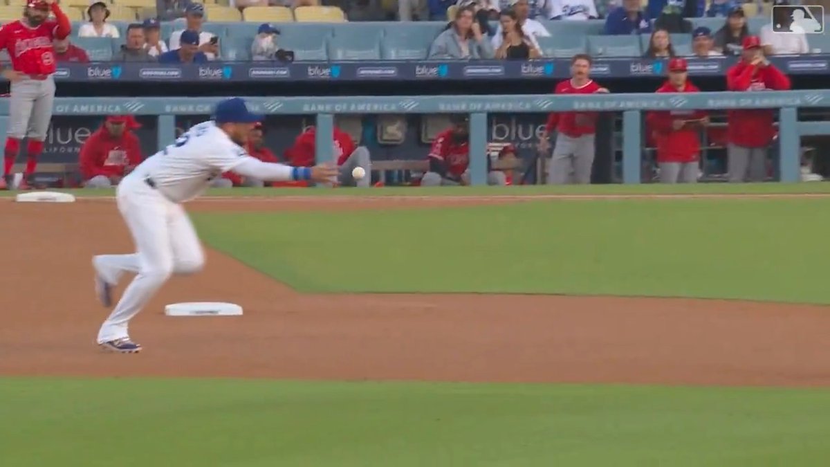 Miguel Rojas' bodacious barehand and Freddie Freeman's stupendous stretch combine to make one unreal Play of the Week!
