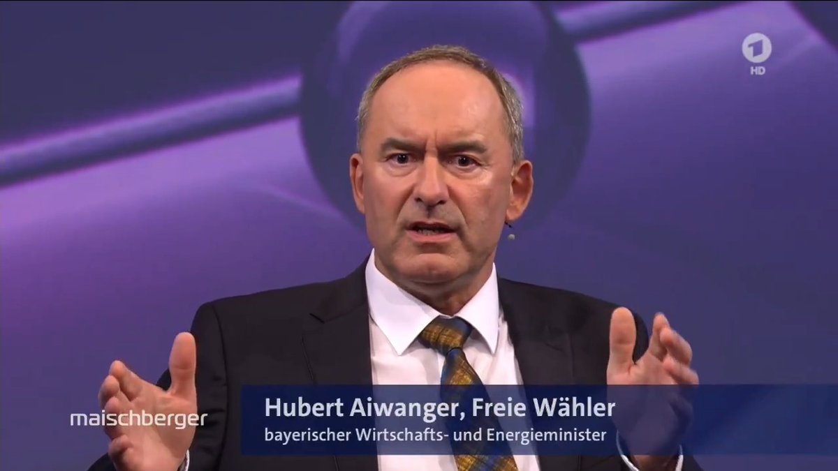 „Sie haben sich an dem CO2-Thema so festgebissen und meinen wirklich, aus Deutschland heraus die Welt zu retten“, sagt Hubert Aiwanger über die Grünen. „Sie treiben die #Wirtschaft ins Ausland und retten das #Klima nicht.“ #maischberger