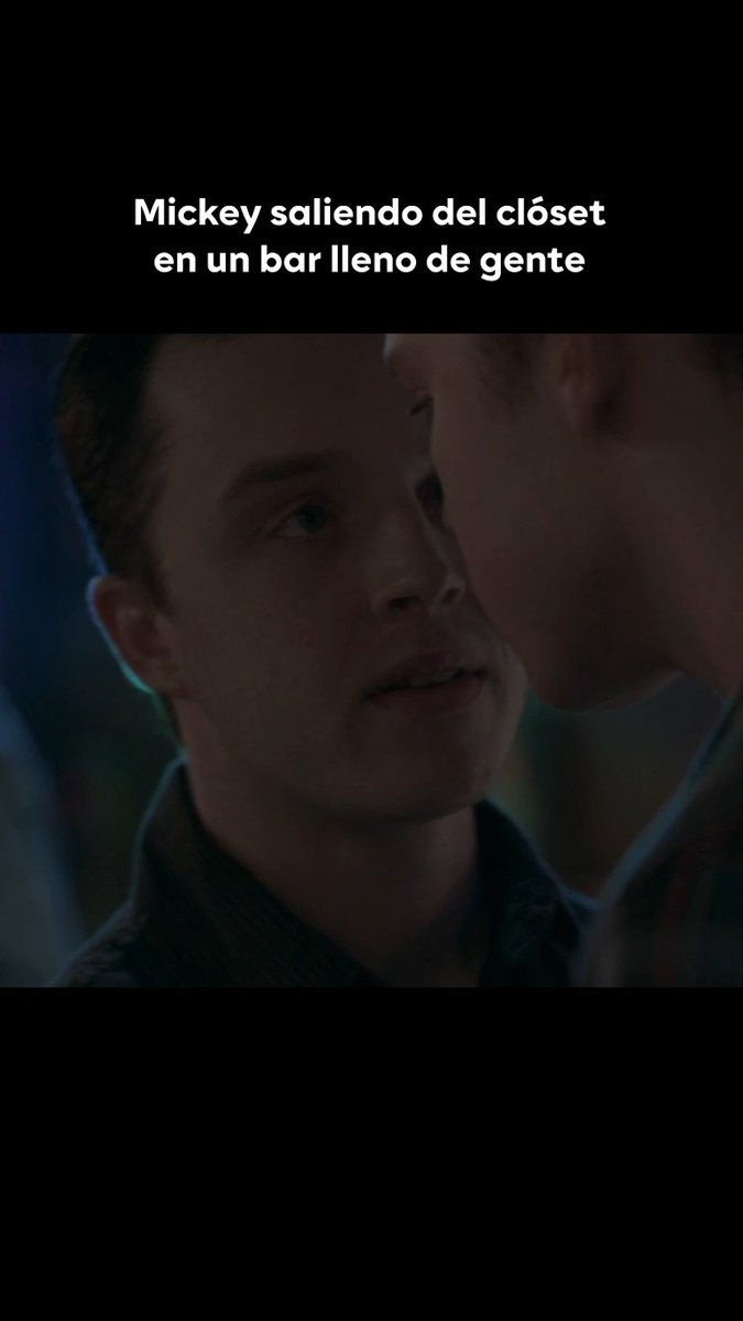 Mickey saliendo del closet como señal para celebrar el orgullo y volver a ver #Shameless