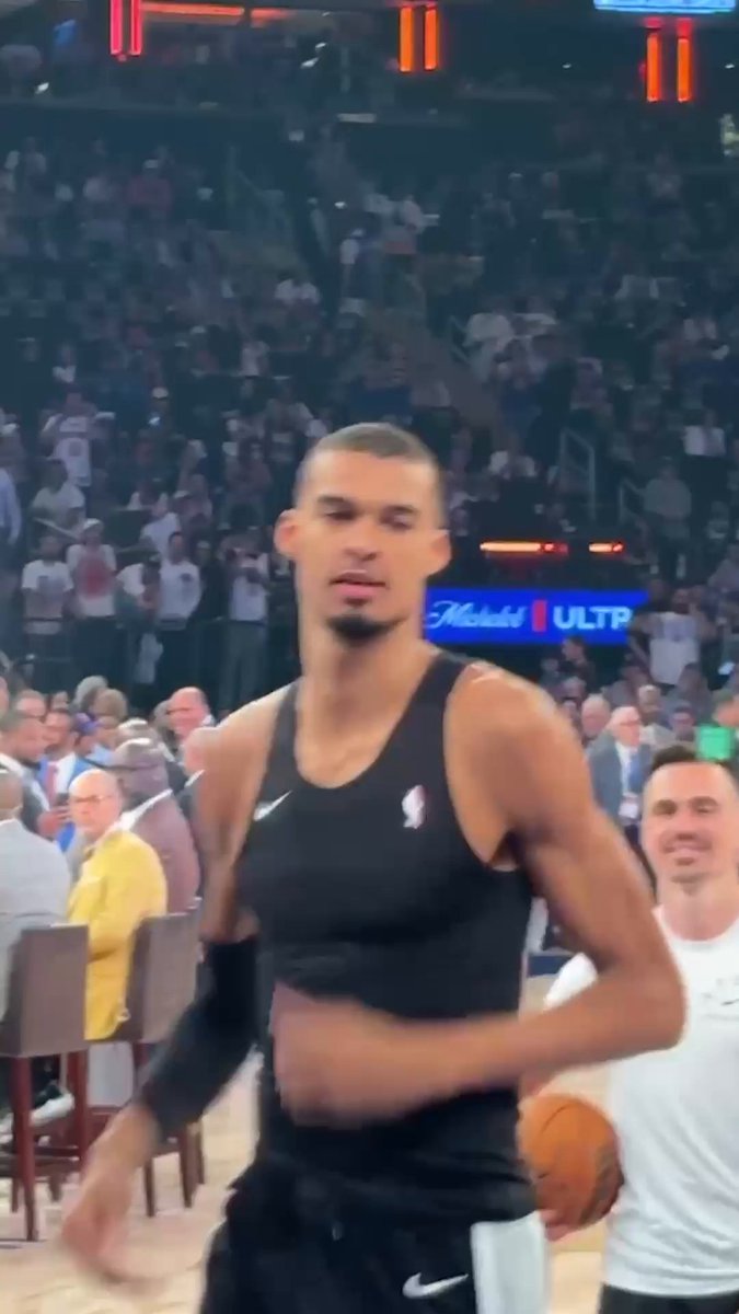 Knicks fans greeting Wemby with boos early 😮