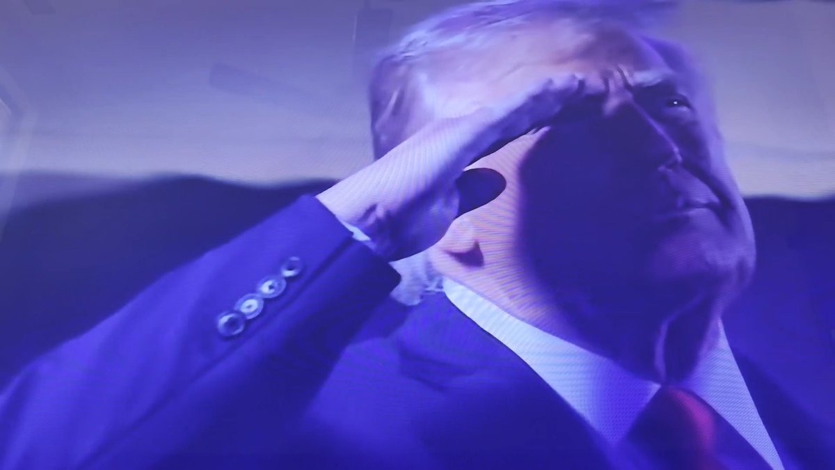 As expected President Trump was booed in the Garden. #Knicks #Spurs Here's the full video.