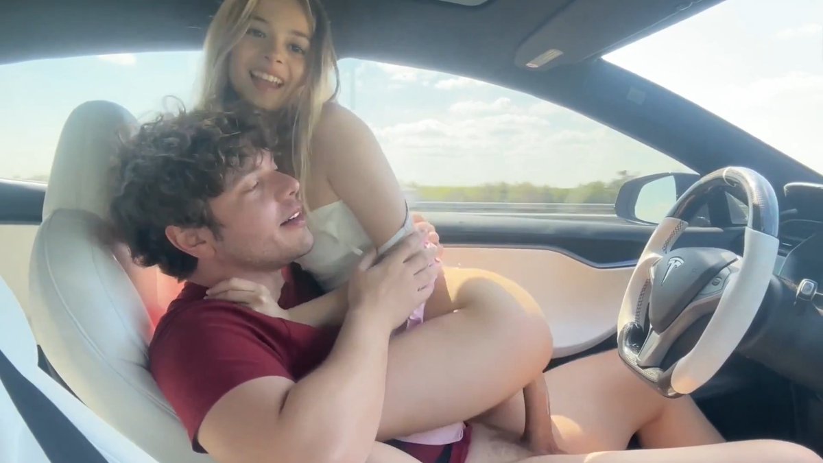 Girl rides cock in a self-driving car #publicsex #carsex