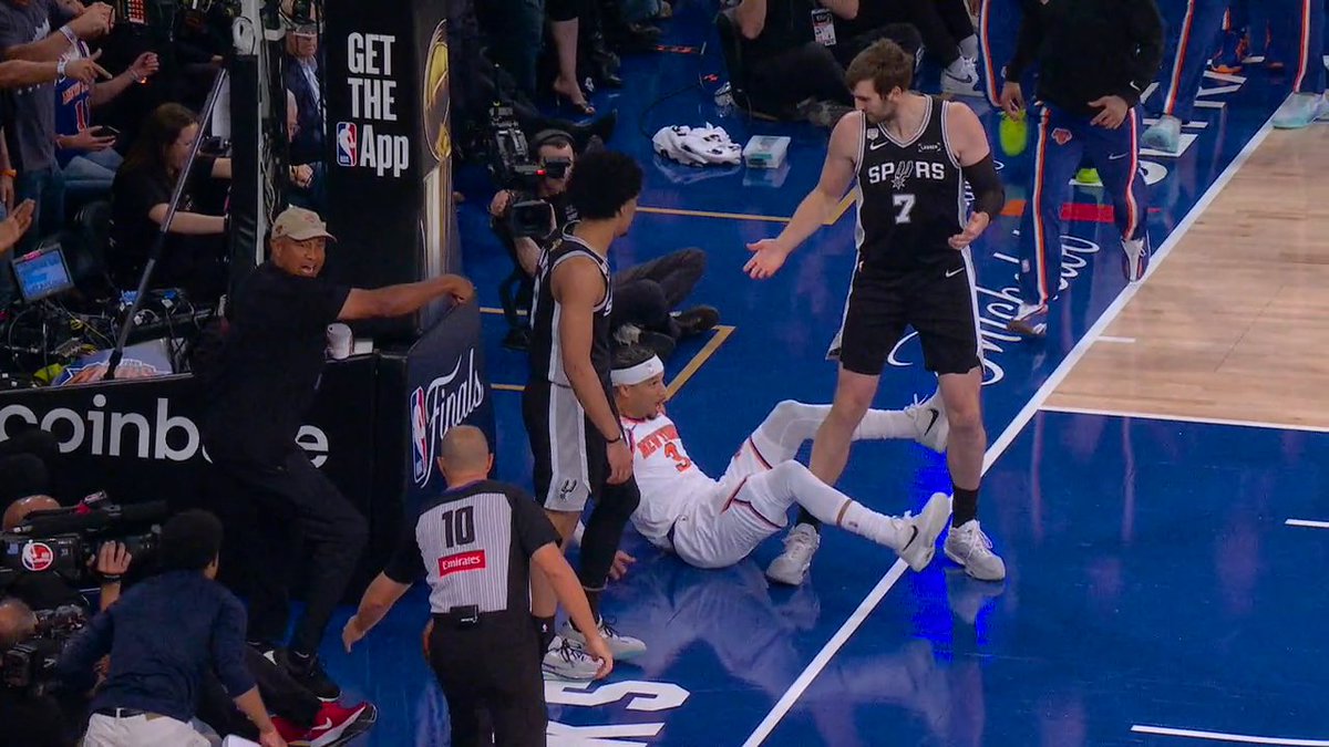 Josh Hart was assessed a technical foul after this interaction with Luke Kornet.