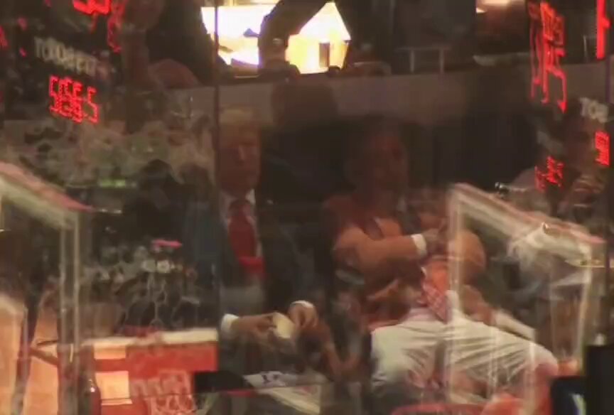 Wtfff. Trump is caught on camera at MSG repeatedly stuffing his face with French fries, one after another after another, before he discards his food box on the floor like the thoughtless slob he is. This Nicks game couldn’t be any more embarassing for Trump.
