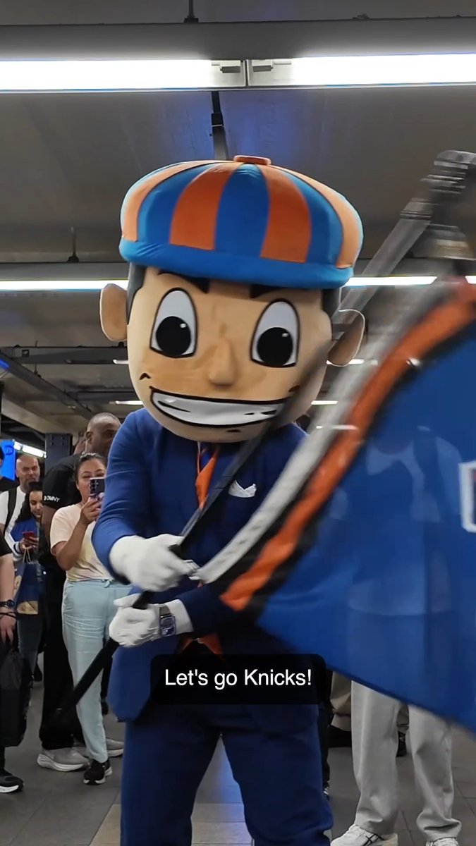 To celebrate the NEW YORK KNICKS' first NBA Finals home game since 1999, we brought back the K train for a limited run before tip-off of Game 3! On the vintage R32 decked out in orange and blue, Knicks-themed surprises were handed out while riders were hyped up by Niko Knickerbocker and MTA Music performer Chanese Elifé. GO NEW YORK, GO NEW YORK, GO!