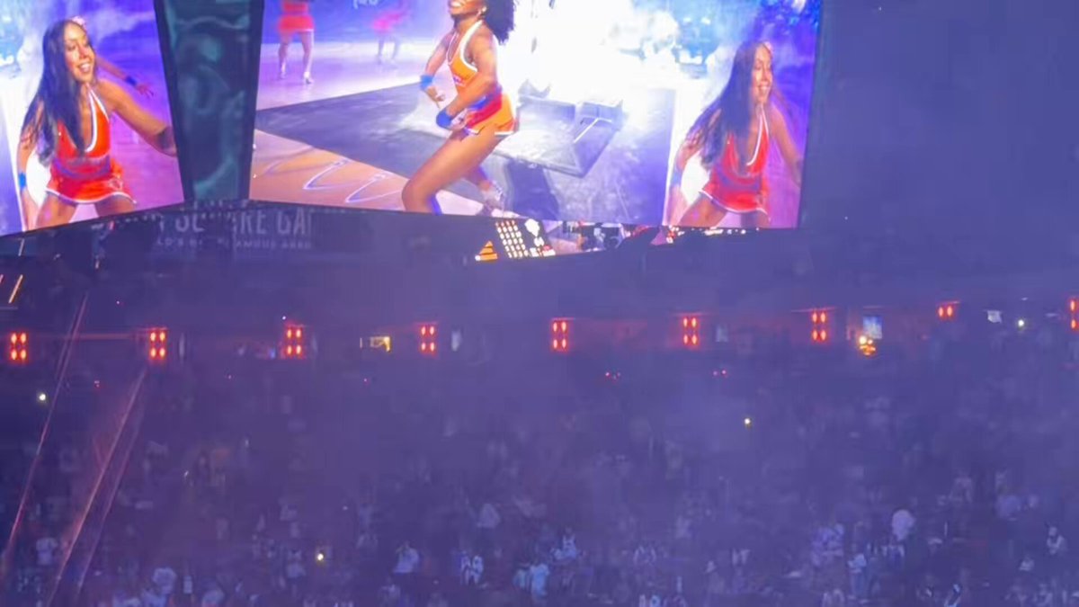 Cardi B halftime show has people staying in their seats