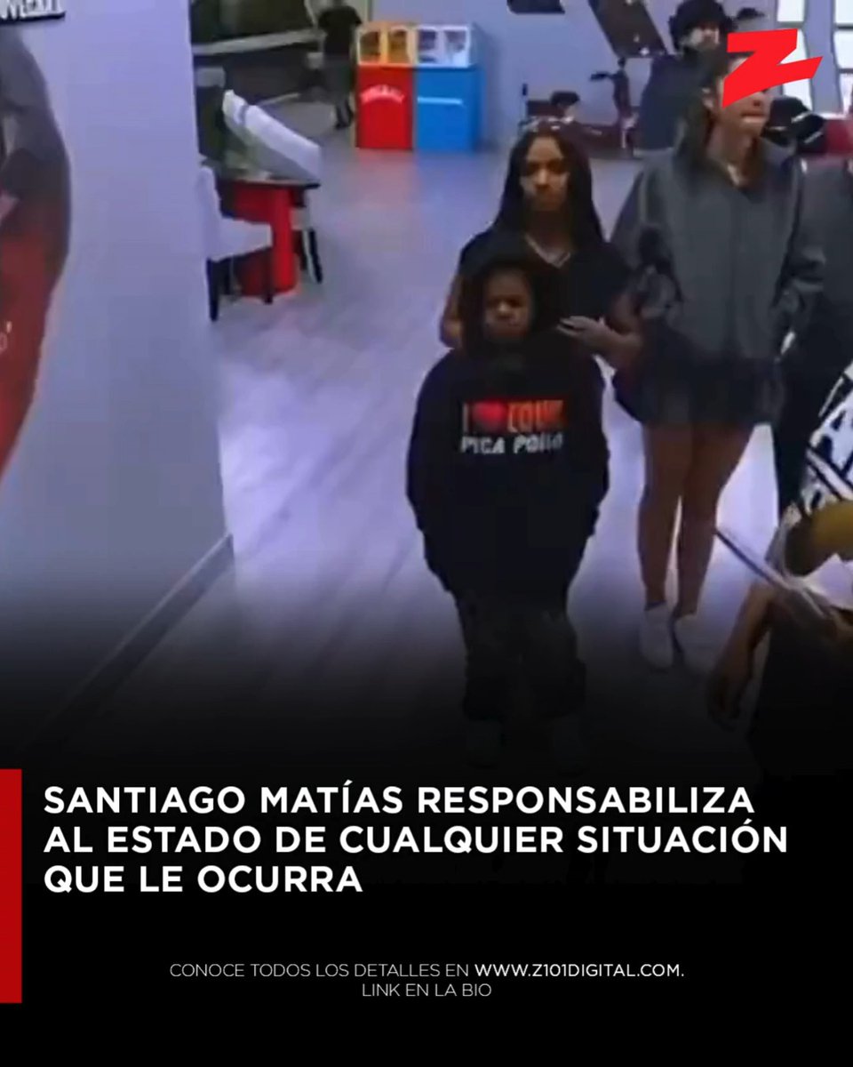 🎙️🚨 El comunicador Santiago Matías aseguró públicamente que teme por su seguridad tras denunciar presuntas amenazas de muerte. Durante sus declaraciones, Matías afirmó que su integridad física está en manos del presidente Luis Abinader y sostuvo que entiende que existen sectores que supuestamente quisieran verlo fuera del escenario público. Asimismo, hizo un llamado al presidente de Estados Unidos, Donald Trump, y a la embajadora estadounidense Leah Francis Campos para que estén atentos a cualquier situación que pudiera afectarle. Hasta el momento, las autoridades no han emitido una respuesta oficial sobre las declaraciones del comunicador. Amplía la información en Link en la Bio 👆🏻 #SantiagoMatias #Alofoke #RepublicaDominicana #LuisAbinader #Actualidad #Z101 #ZDigital #NoticiasRD