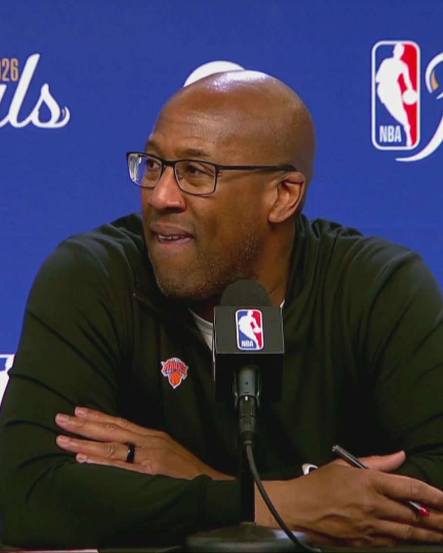 "We just wanted to stand and watch one guy dribble a ton. And then when the ball got passed, there were no quick decisions by the guy receiving the basketball." Mike Brown talks about the Knicks' stagnancy on offense:
