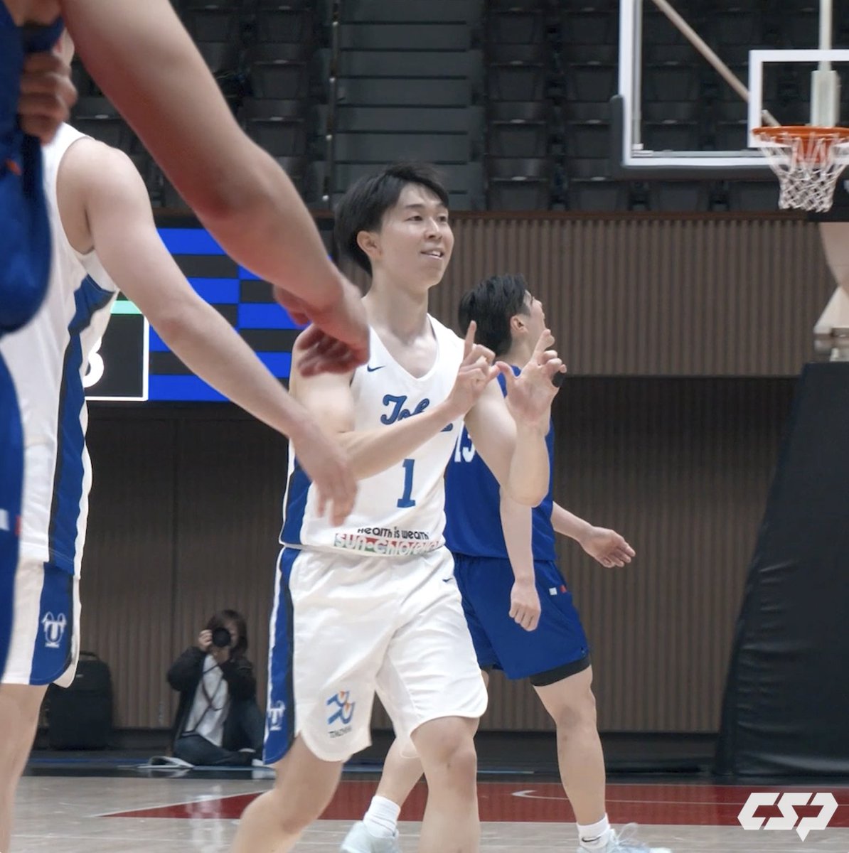 全試合で活躍を見せ大会ベスト5に選出! スター軍団を優勝に導いた司令塔🌈 渡邊 大翔(東海大学2年/PG/175cm/東海大諏訪高) ・準々決勝 vs江戸川大学|23 PTS 5 AST ・準決勝 vs日本大学|20 PTS ・決勝 vs早稲田大学|18 PTS 東海大学男子バスケットボール部 #ルーキーズトーナメント #大学バスケ