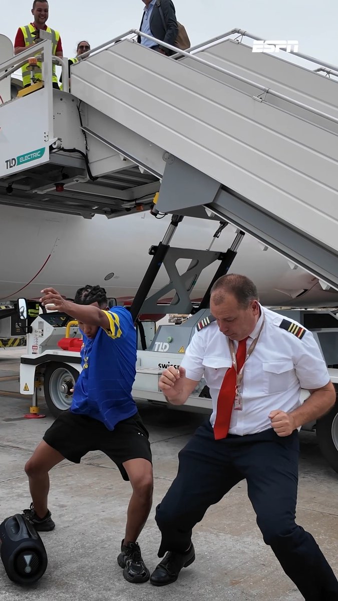 Curaçao gaat swingend het vliegtuig in richting het WK! 🕺🇨🇼