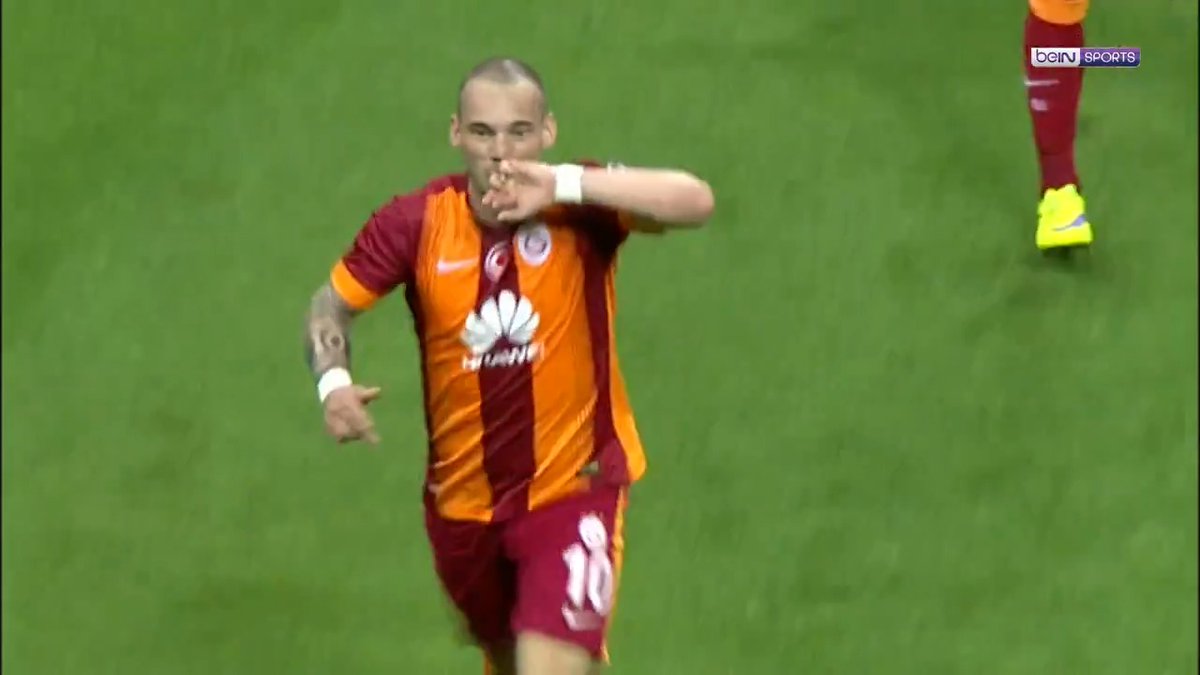 Şüphesiz Hagi den sonra gerçek bir 10 numara performansı ile gözlerimizin pasını silmişti. Bugün 10'un 42. yaş günü... İyi ki Doğdun Wesley Sneijder !