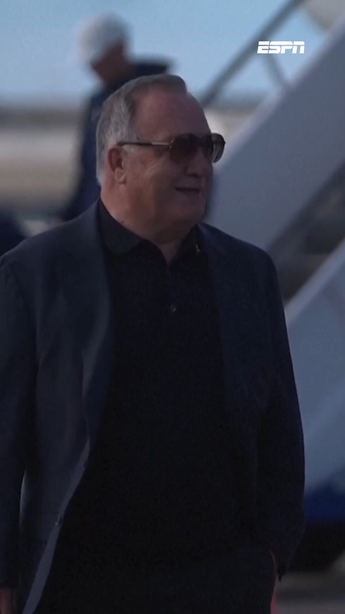 Dick Advocaat en de selectie van Curaรงao zijn inmiddels geland in Florida ๐ฌ๐