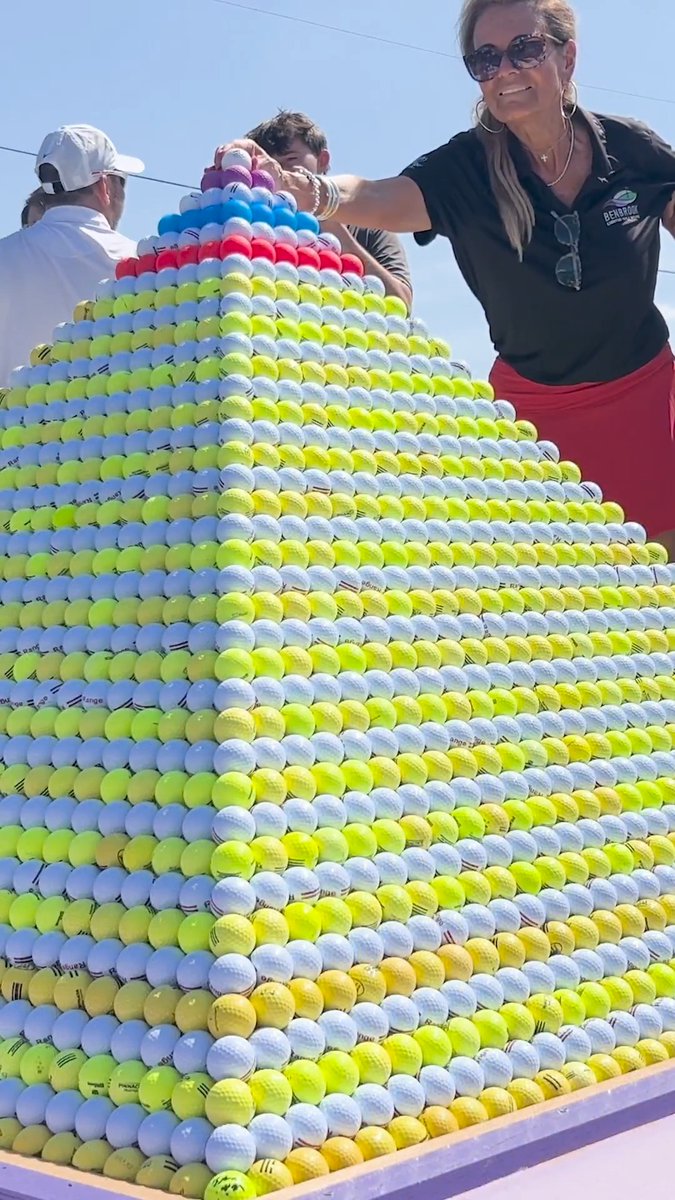 Largest golf ball pyramid ⛳ 19,019 balls by Michael Furrh, Debbie Reynolds, and Terri Janak 🇺🇸
