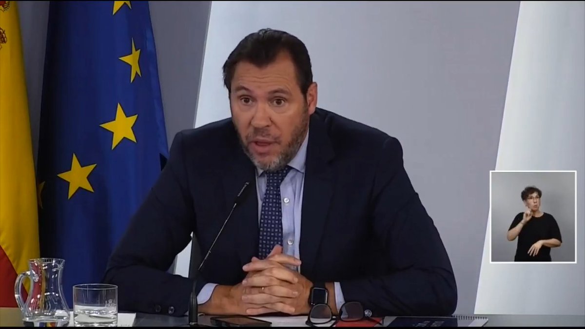 #EnDirecto | Puente, preguntado por si "hay peligro" en los trenes españoles después de que los obispos que acompañan al Papa hayan bendecido uno para "apartar el peligro": "Esta pregunta me parece de bastante mal gusto. Dudo que los obispos exorcicen un tren antes de subirse"