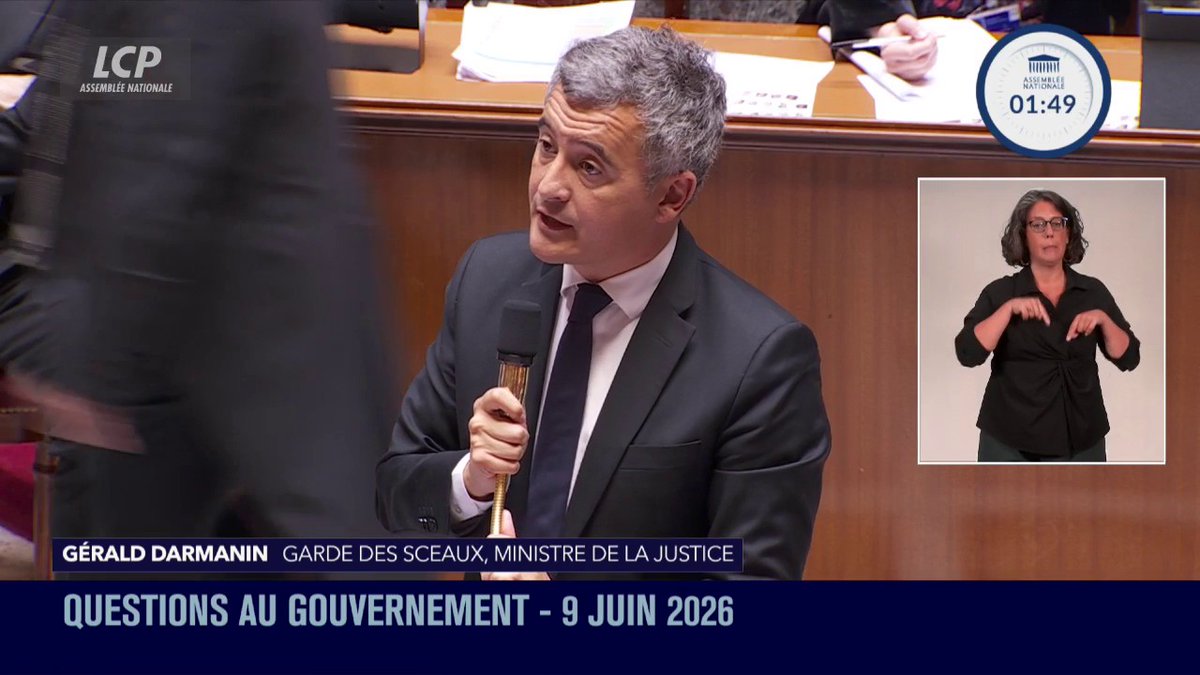 "Je suis le seul, en France, à ne pas pouvoir faire d'article 40", rappelle Gérald DARMANIN, qui évoque la possibilité de "redonner au garde des Sceaux les moyens d'intervenir sur instructions individuelles", qu'il qualifie de "débat extrêmement important pour la démocratie".