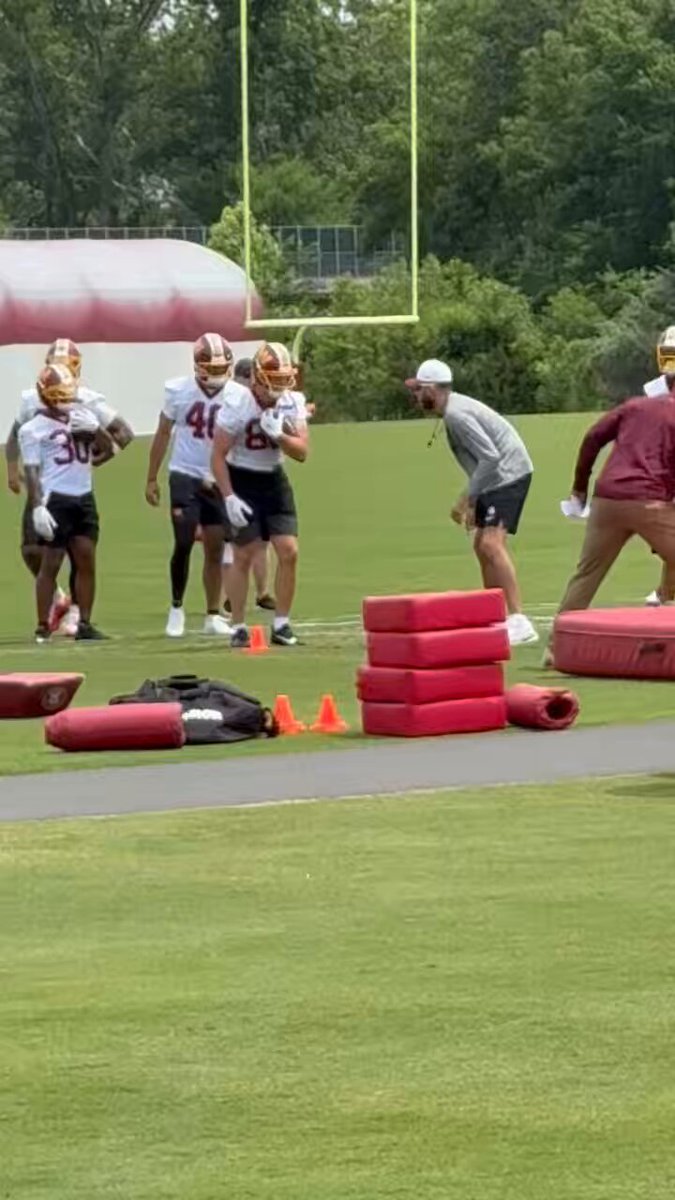 Running back drills for the Commanders