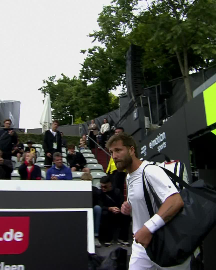 Two entertainers go head-to-head 🤩 Watch Moutet vs Kyrgios LIVE -->