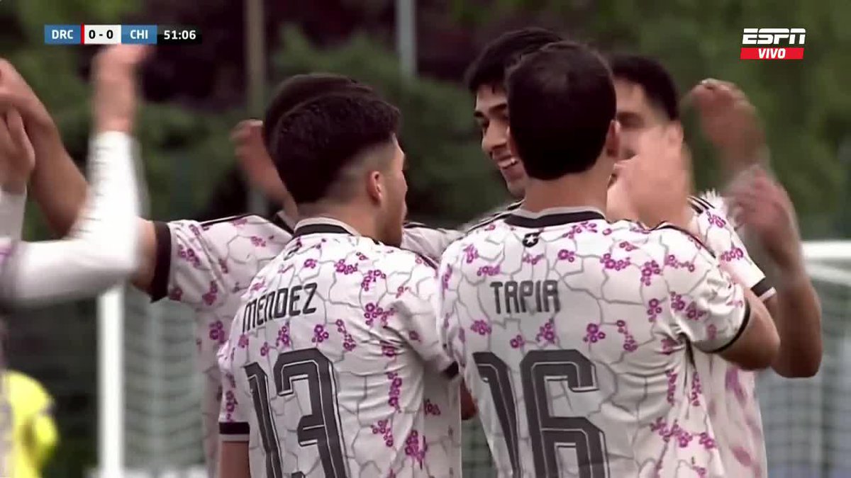 ¡UFFF QUÉ GOLAZO DE CHILE! Darío Osorio y una pegada brillante frente a RD Congo, que se prepara para jugar el Mundial. 📺 #DisneyPlus Plan Premium