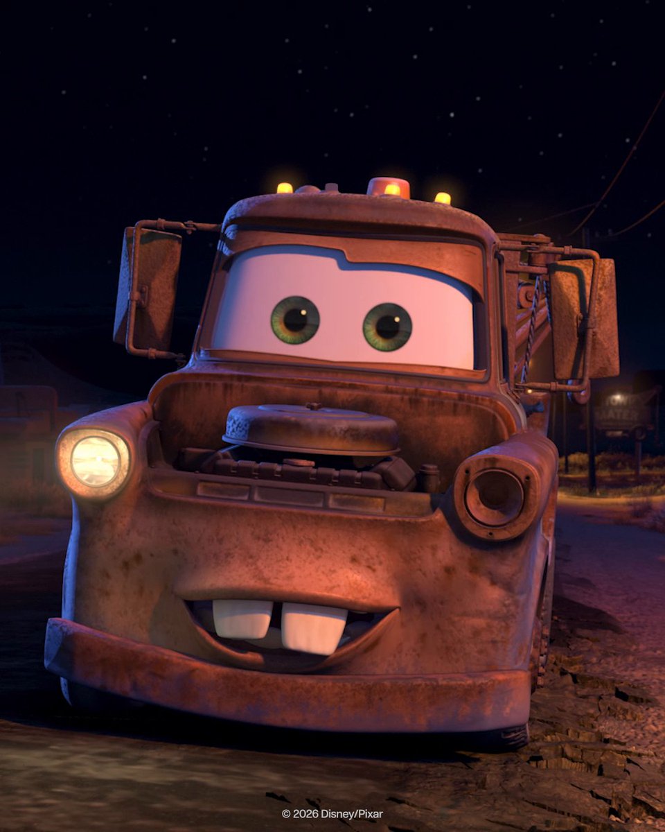 Sin dudas fue una buena elección. ¡Felices 20 años de amistad para Mate y el Rayo! 🫂 Disfruta el 20° aniversario de #Cars en #DisneyPlus.