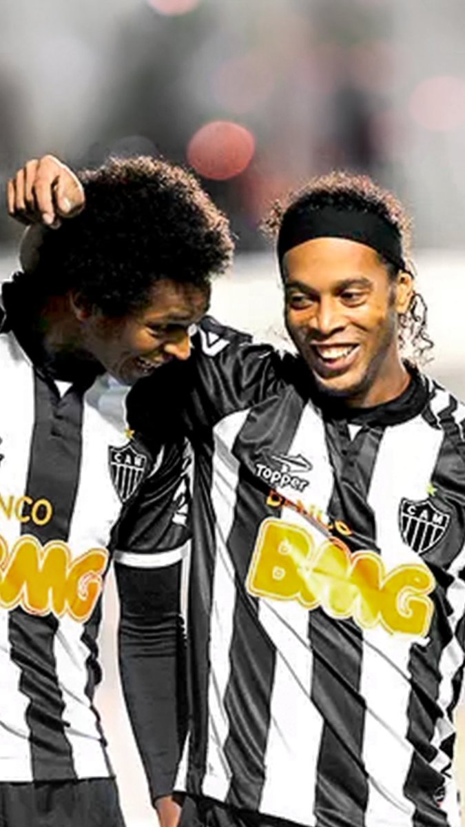 𝟎𝟗/𝟎𝟔/𝟐𝟎𝟏𝟐 ✍🏼 Com vitória, em uma noite de Brasileiro no Pacaembu, a trajetória de um Bruxo se iniciava representando o preto e branco Atleticano! 🧙♂️🪄 E o resto é história, Ronaldinho! ❤️