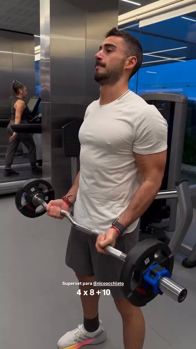 Nico Occhiato mostró su rutina de entrenamiento.