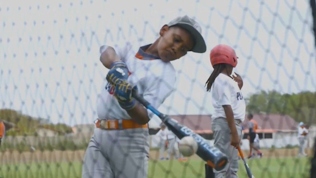 "When you have fun, you relax and you enjoy, baseball is better!" Check out the scene at Fundashon Akademia di Baseball Brievengat's #PlayBallWeekend event in Curaçao 🇨🇼