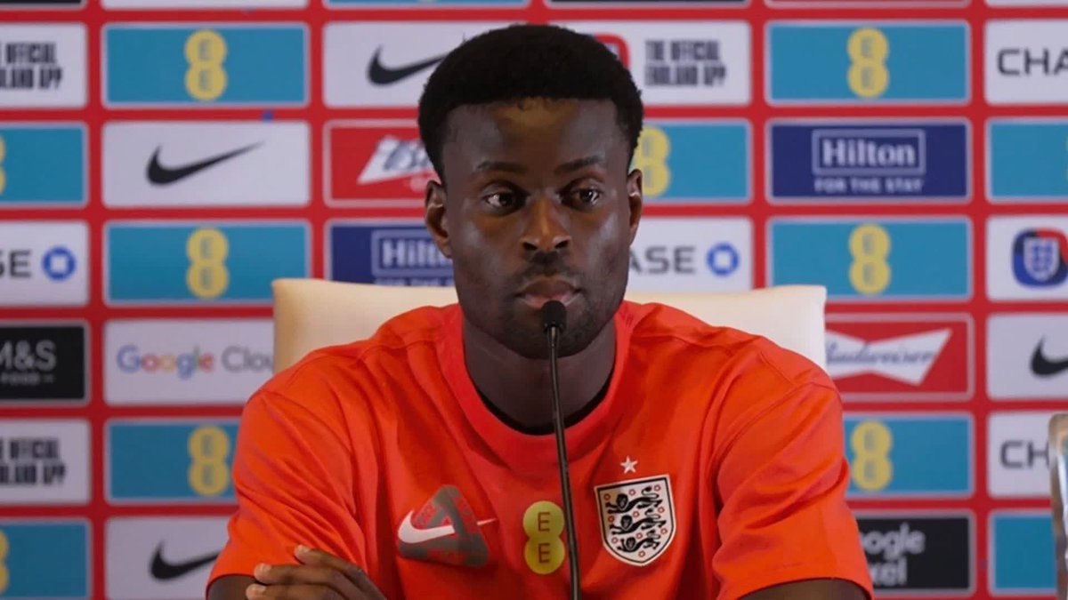 "Really good defenders, read the game very well." Marc Guehi discusses the strengths of "ball-playing" centre-backs Ezri Konsa and John Stones 🤝