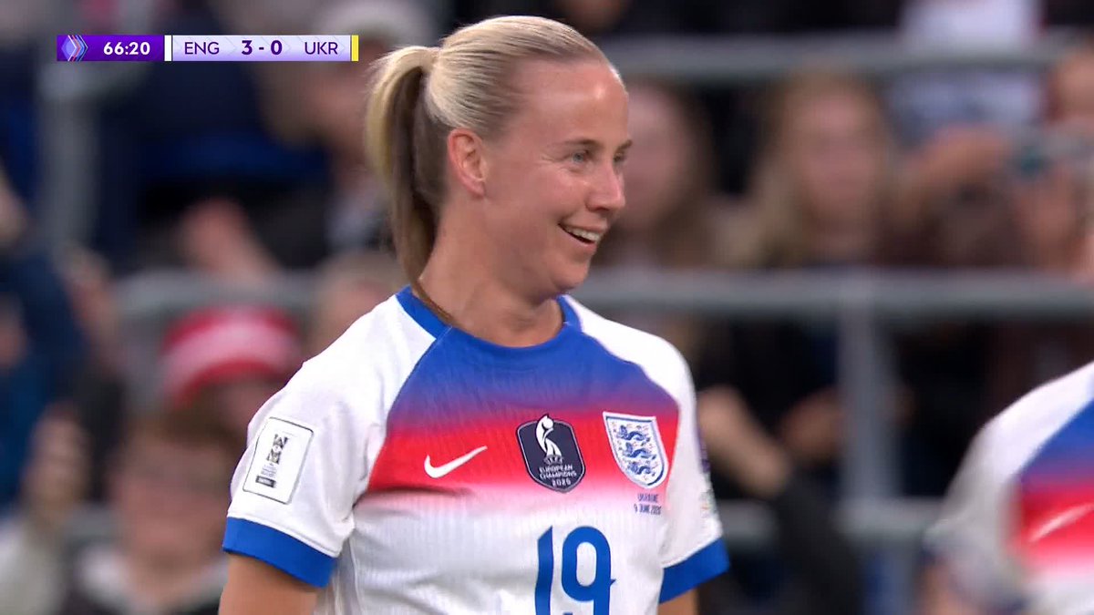 🏴󠁧󠁢󠁥󠁮󠁧󠁿 A 40th GOAL IN ENGLAND COLOURS FOR BETH MEAD 🏴󠁧󠁢󠁥󠁮󠁧󠁿 And the former Gunner lashed it into the bottom corner