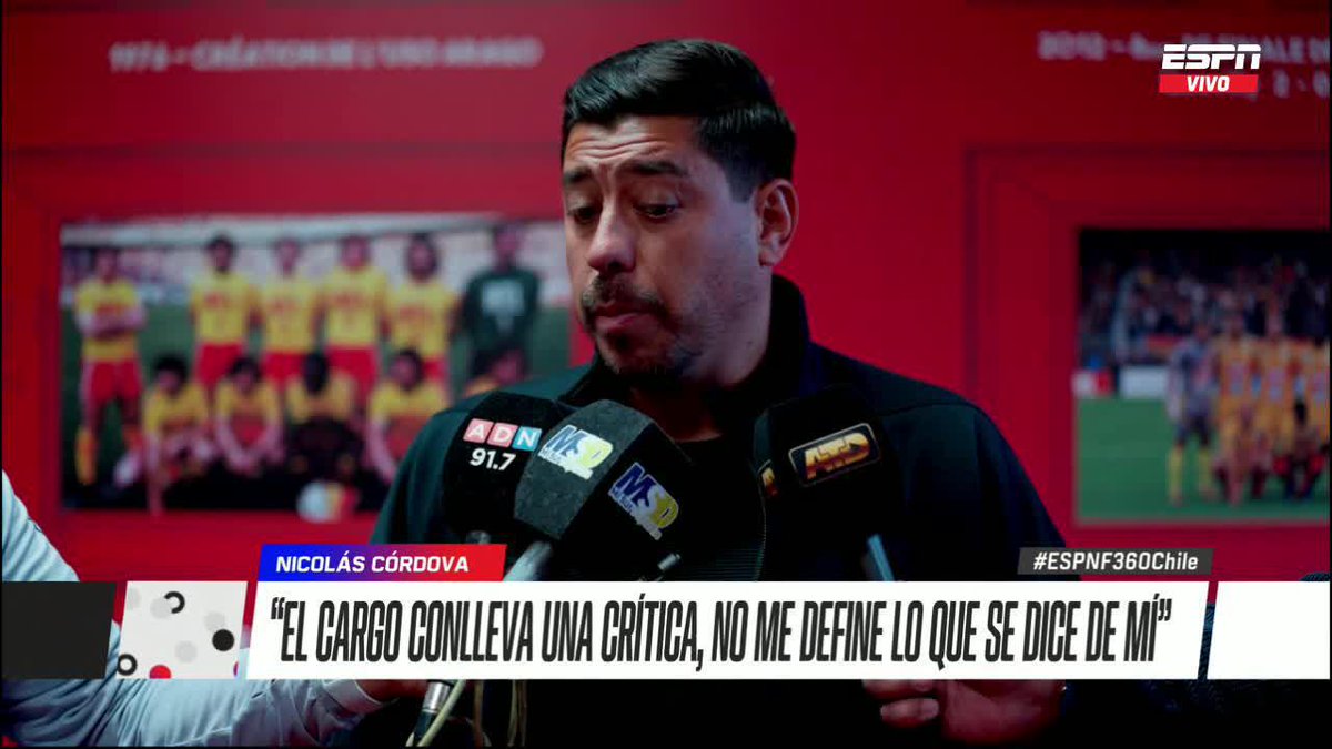 "NOSOTROS VEMOS UNA COSA DESDE ADENTRO, USTEDES VEN OTRA DESDE AFUERA" Nicolás Córdova defendió su trabajo al mando de La Roja y aseguró que las críticas no le afectan: "Lo que se dice de mí, no me define". ▶️ Mira #ESPNF360Chile en el Plan Premium de #DisneyPlus