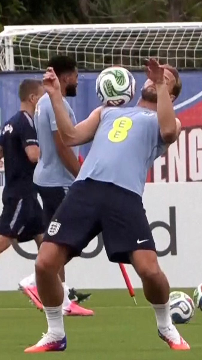 Harry Kane is bringing out the tricks in England training 🤩🏴 #StanSportAU #WorldCup