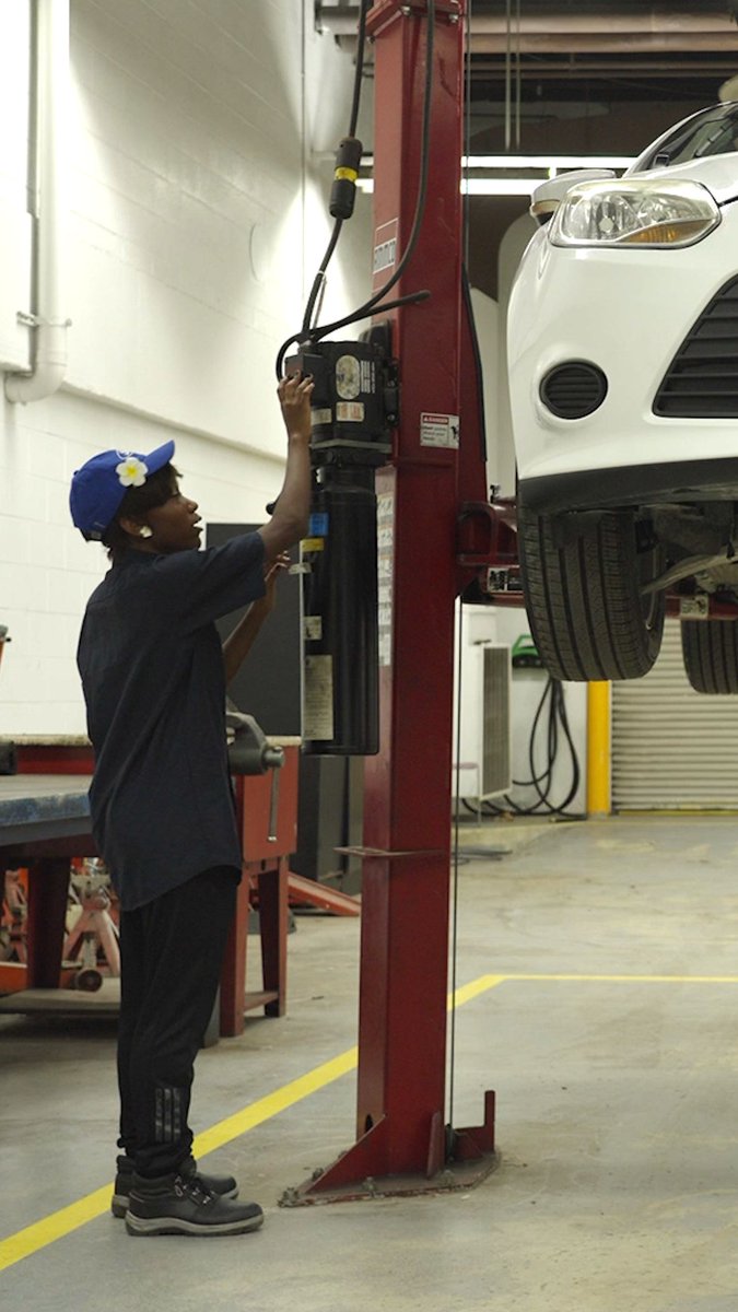 Detroit is a great American city — &amp; the perfect place to announce Bloomberg Philanthropies's new partnership with Ford Motor Company, part of our $90 million initiative to train high school students in the skilled trades &amp; create pathways for them to enter rewarding, in-demand careers.