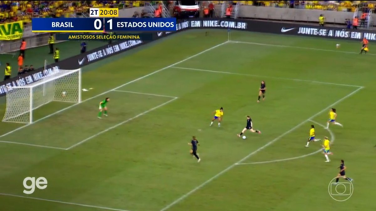 Na trave! Com três atacantes diante de apenas uma marcadora do Brasil, Moultrie desperdiça chance de ampliar. #brasil #seleçãobrasileirafeminina #estadosunidos #futebol #ge
