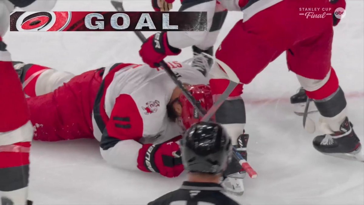 JORDAN STAAL SCORES AGAIN 💥 The captain's second of the night gives the Carolina Hurricanes a 4-3 lead! #StanleyCup 🇺🇸: ABC 🇨🇦: Sportsnet & TVA Sports
