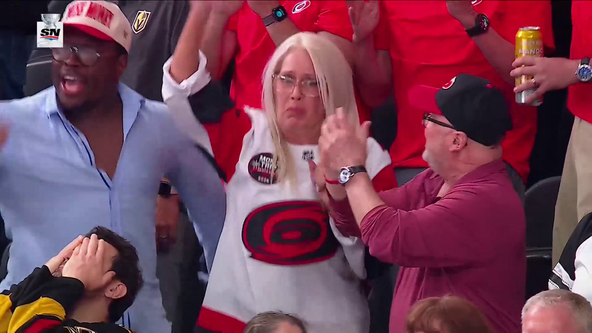 This is why we love the #StanleyCup Playoffs 🤗