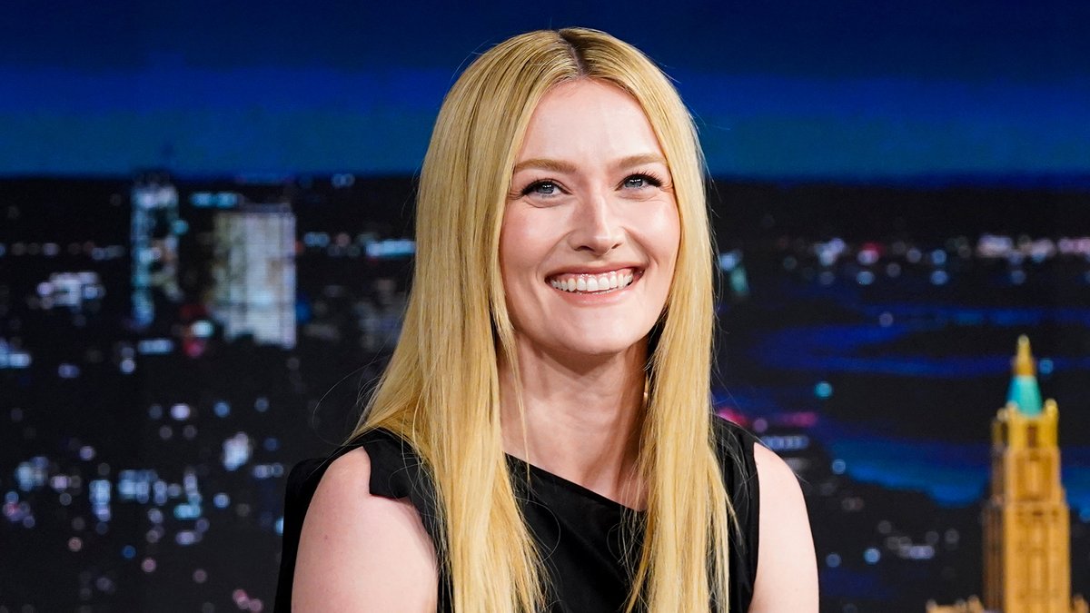 Sarah Pidgeon was focused on “capturing Carolyn Bessette’s essence” before playing her in Love Story! #FallonTonight