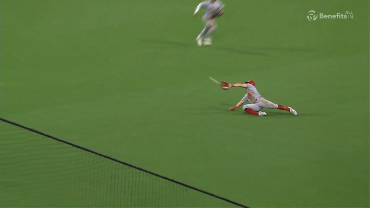Blake Dunn lays out to keep the game tied!