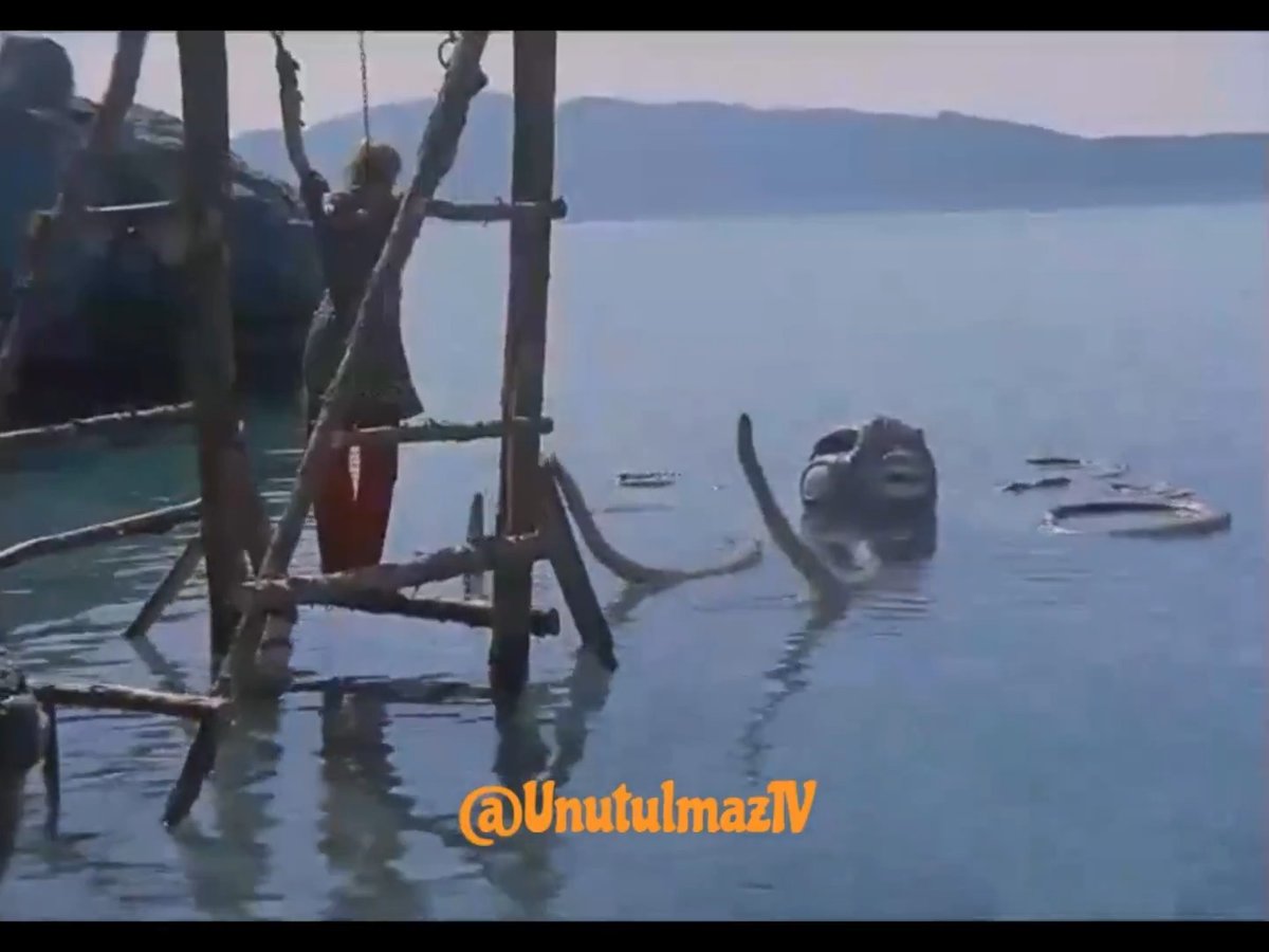 Bir neslin çocukluk travmasına dönüşen o sahne...