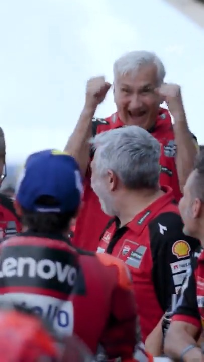 Guess who loves playing with Tardozzi's heart rate 📈😂 #HungarianGP 🇭🇺