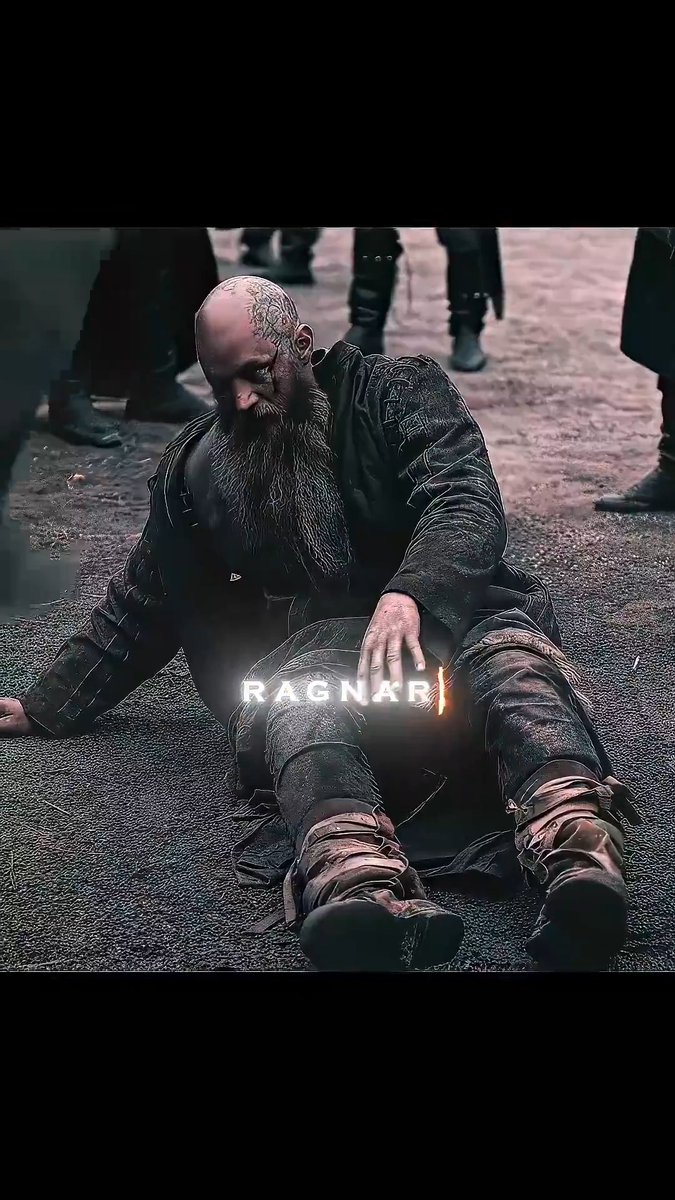 Ragnar surrendered himself to save his son and set a devastating storm in motion. The look in Ivar’s eyes says it all... the end of an era, the birth of a monster. ⚔️ Ragnar hand-delivered his most dangerous son to the English shores. 💀⚔️