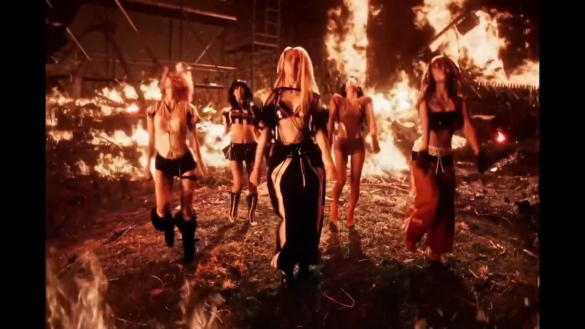 LE SSERAFIM (르세라핌) x ILLIT (아일릿) x KATSEYE (캣츠아이) 'ICONIC BY MISTAKE' Official MV ✦ with YouTube embedded link ICONIC BY MISTAKE MV OUT KATSSERALLIT GOES ICONIC #ICONICBYMISTAKE #LE_SSERAFIM #ILLIT #KATSEYE