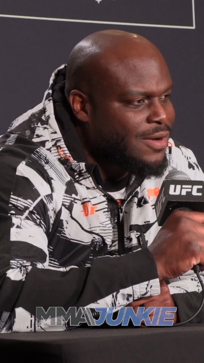 Derrick Lewis gets his pin for 75 clean UFC drug tests before #UFCWhiteHouse and told he's an inspiration for children. "I would say f*ck them kids, but..."