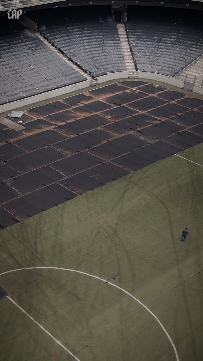 Retirada do gramado da Arena da Baixada avança. Veja as imagens: 🎥