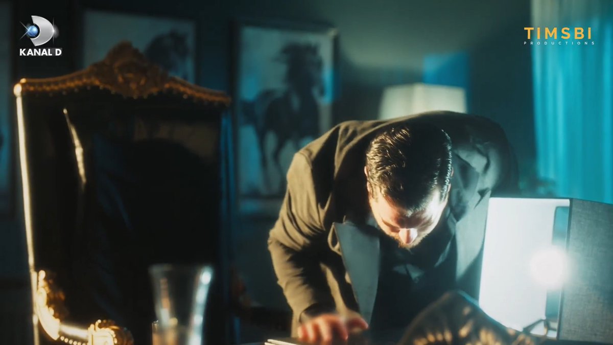 “Siz hepiniz Eşref Tek!” Eşref, İhtiyar’la karşı karşıya. #EşrefRüya final bölümüyle #KanalD’de. @kanald TİMSBİ Productions