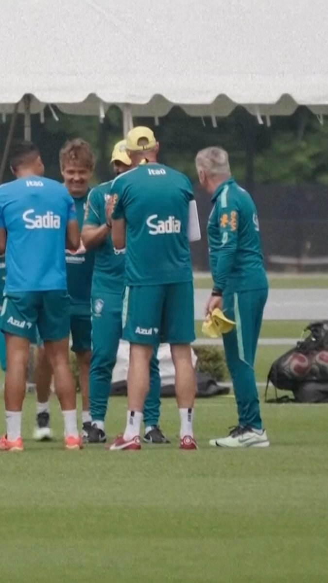 Carlo Ancelotti celebrating his 67th birthday with the Brazil team 🥳