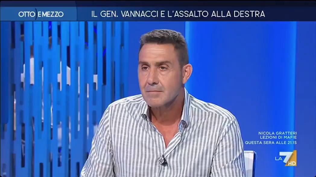 "Gli omosessuali non sono normali per il dizionario ZingareTTi". Questo c'ha cinque lauree e non distingue lo Zingarelli da Zingaretti #ottoemezzo