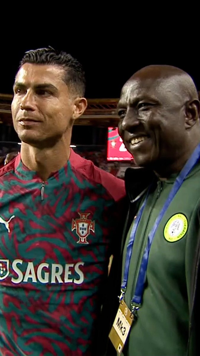 Every Nigerian player and staff member was rushing to meet Cristiano Ronaldo as the full-time whistle went in Leiria 🇵🇹 It’s victory for Portugal in their final pre-World Cup friendly. #StanSportAU #WorldCup